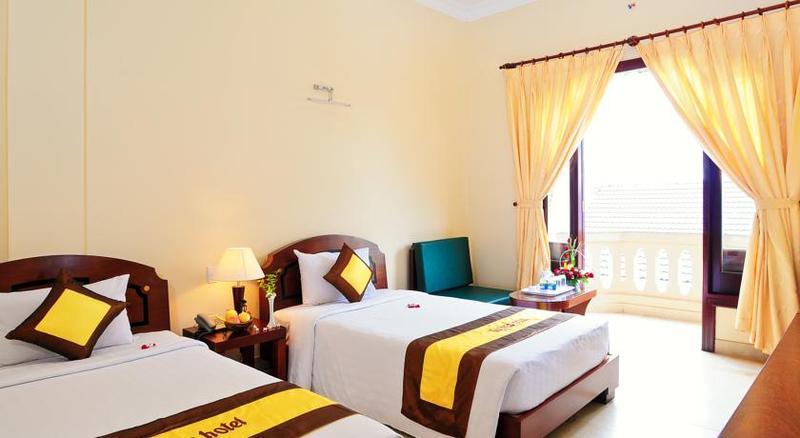 Beachfront Hotel Вунгтау Экстерьер фото